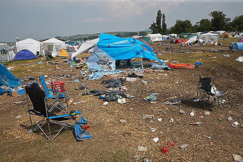 Aufräumen nach dem Sturm - die Bilder von und nach der Abreise der Besucher von Rock am Ring 2016.