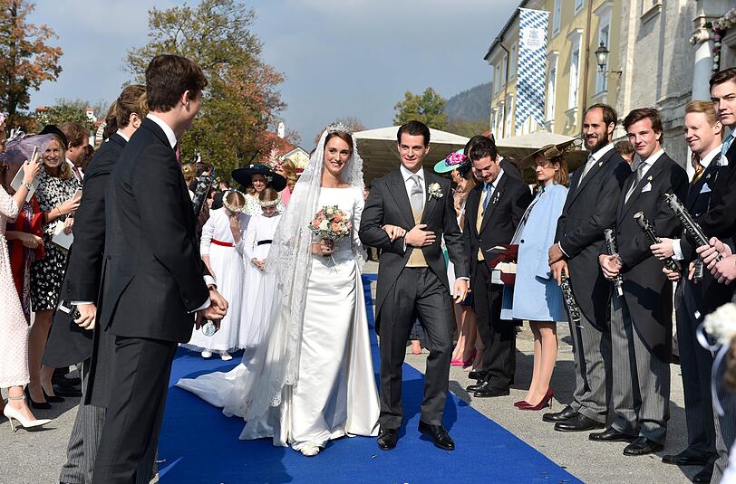 Traumhochzeit am Tegernsee - klicken Sie sich durch die Bilder der adeligen Vermählung von Sophie Herzogin von Württemberg und ihrem Comte Maximilien d&rsquo;Andigné!