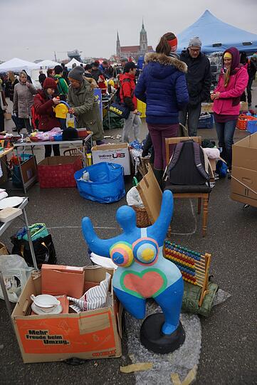 Die Bilder vom BRK Flohmarkt auf der Theresienwiese.