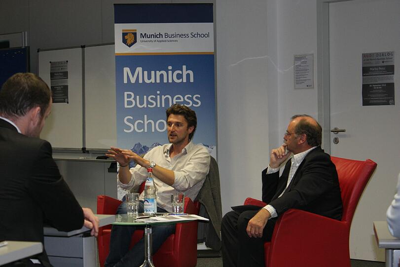 Sportdirektor Marko Pesic spricht an der Munich Business School.