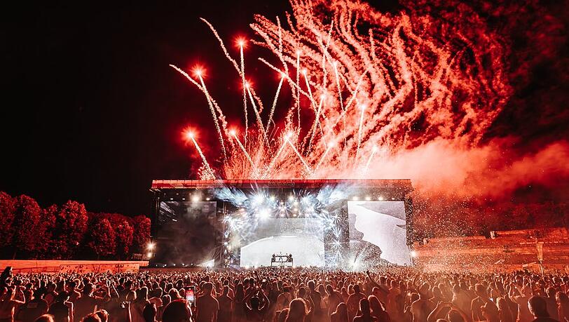 Livemusik und Feuerwerk gehörten auf dem Lollapalooza Berlin 2023 fest zusammen.