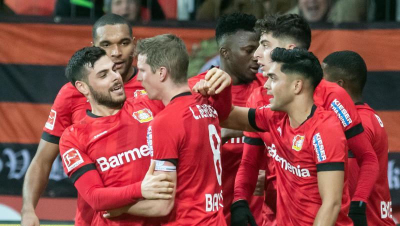 Leverkusens Spieler jübeln über das Tor zum 4.3. Leverkusens Spieler jübeln über das Tor zum 4.3.