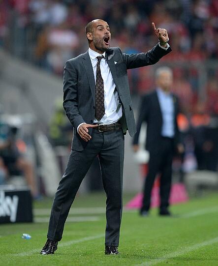 Pep Guardiola: Voller Körpereinsatz, auch auf der Trainerbank.
