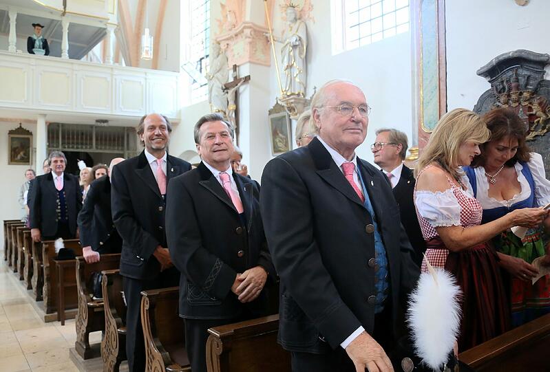 Filser-Fahnenweihe in der Heilig-Kreuz-Kirche in Forstenried. Die Bilder.