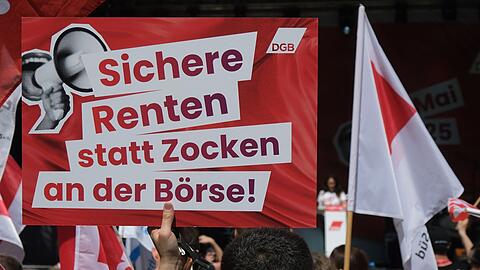 Viele Menschen sorgen sich davor, an der B&ouml;rse Geld zu verlieren. (Archivbild)