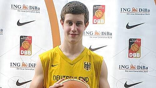 16 Jahre alt, 2,03 m groß: Basketball-Juwel Johannes Richter.