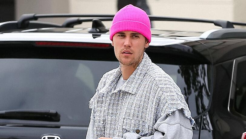 Viele Fans können nicht verstehen, wieso Justin Bieber seinen kleinen Sohn ohne Windel im Internet zeigt.