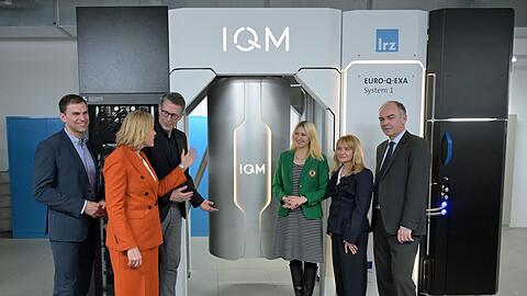 Feierlich ist der neue Quantencomputer Euro-Q-Exa in Betrieb genommen worden.