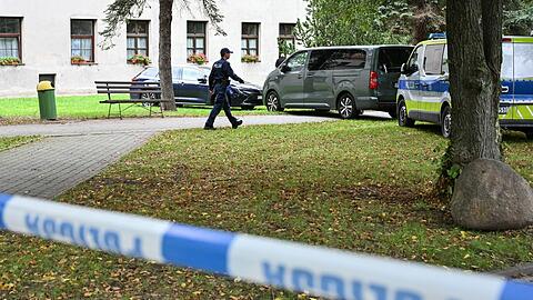 Bei einer Messerattacke in einem Kloster in Polen ist ein Mann ums Leben gekommen, vier weitere Menschen wurden verletzt.