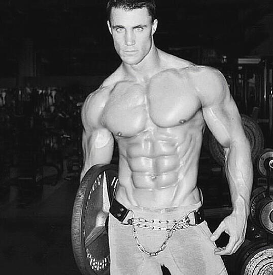 Greg Plitt: Tragischer Tod bei Zug-Unfall - Bilder aus seinem Leben.