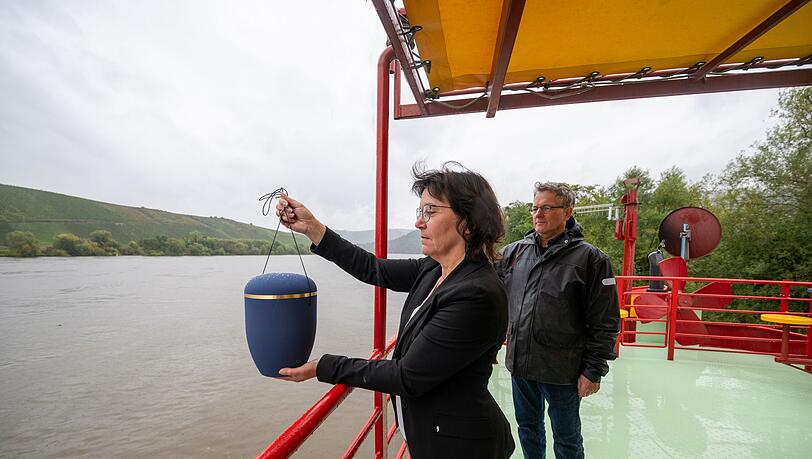 Mit der Neufassung des Bestattungsgesetzes sind neue Beisetzungen in Rheinland-Pfalz möglich. (Archivbild)