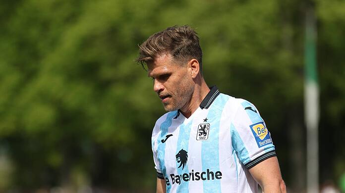 Bleibt beim TSV 1860: Florian Niederlechner. Bleibt beim TSV 1860: Florian Niederlechner.