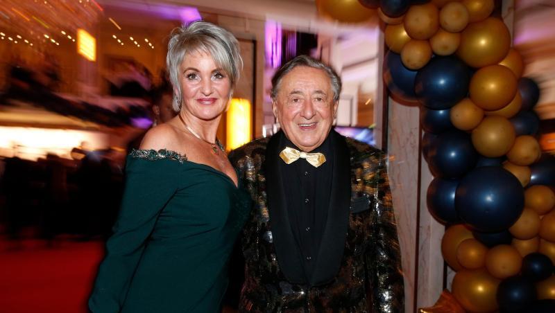 Richard "Mörtel" Lugner kommt mit seiner Begleiterin "Zebra" zum Berliner Presseball.
