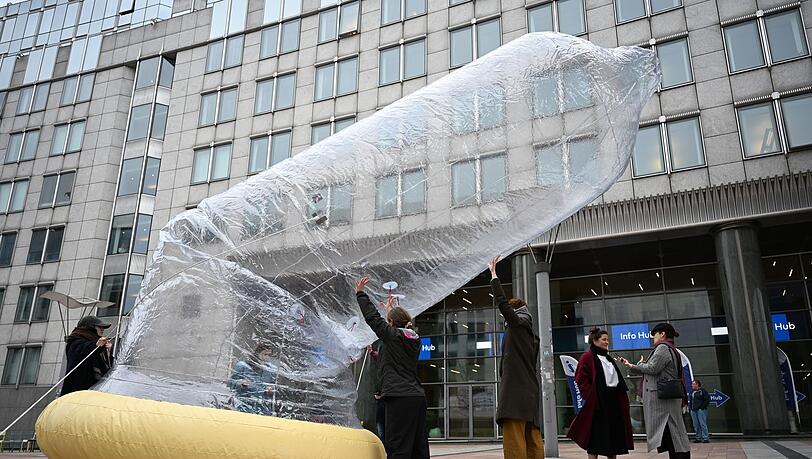 Das Kondom ist mit Luft gef&uuml;llt.