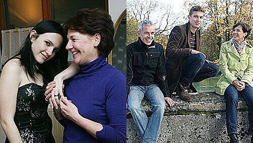 Morgaine mit ihrer Mutter und Lukas mit seinen Eltern. Morgaine mit ihrer Mutter und Lukas mit seinen Eltern.