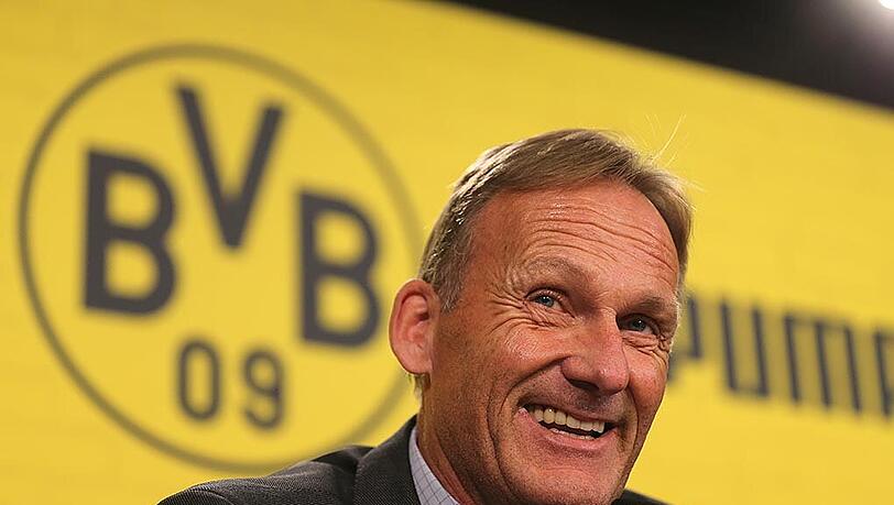 Hans-Joachim Watzke stellt sich hinter seinen Trainer. Hans-Joachim Watzke stellt sich hinter seinen Trainer.