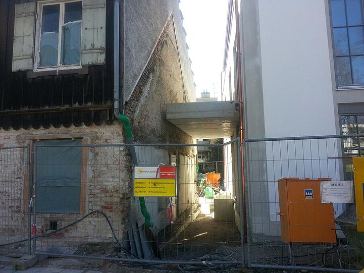 Baurbeiten am historischen "Jägerhäusl" im Stadtteil Gern.