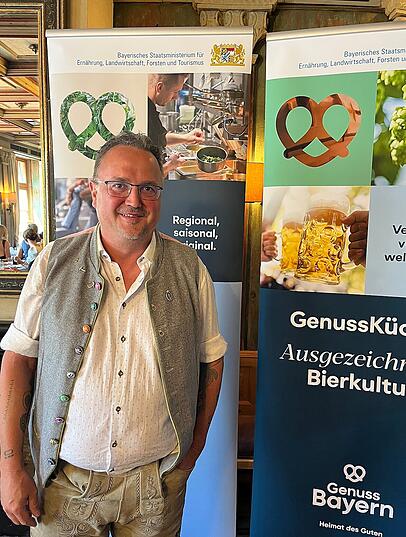 Steffen Marx vom Giesinger Br&auml;u ist stolz auf seine Auszeichnungen.