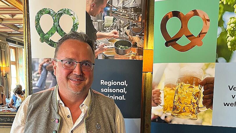 Steffen Marx vom Giesinger Br&auml;u ist stolz auf seine Auszeichnungen.