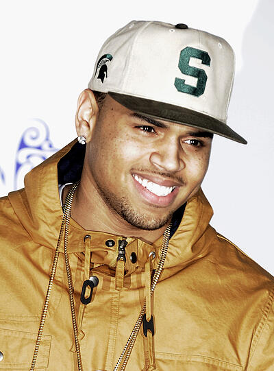 Platz 20: US-Sänger Chris Brown. Seit er seine Freundin Rihanna 2009 krankenhausreif prügelte, steht der Sänger in der Kritik.