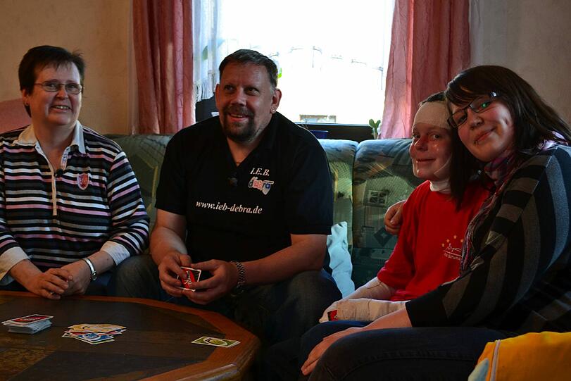 Solidargemeinschaft: Patrick im Kreis seiner Familie in Steinwiesen.