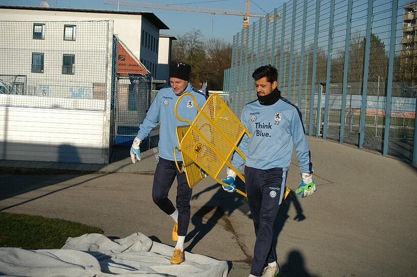 Die Löwen übten bei der Trainingseinheit am Dienstagnachmittag vor allem das Kombinationsspiel.