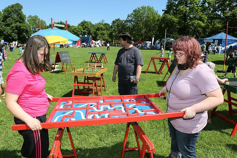 Die Stadtteilwochen sind gestartet. Noch bis zum 20. Juni erleben die Besucher im Hirschgarten und im Viertel die Aktionen - wie hier in der Bildergalerie.