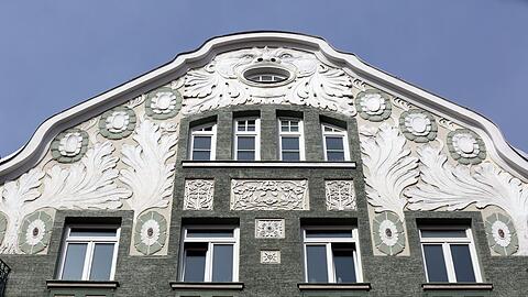 Was für ein Prachtgiebel - entdeckt in der Elsässer Straße.
