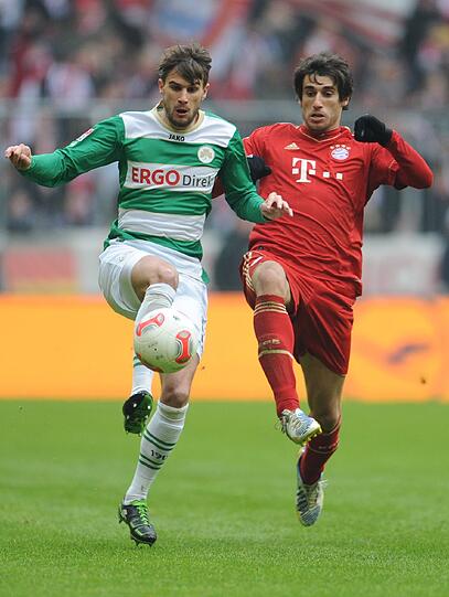 JAVI MARTINEZ: Note 3. Fiel kaum auf in Durchgang eins &ndash; Dada. Bis auf sein Foul kurz vor der Pause. Sah Gelb, Nummer zwei der Saison &ndash; also noch keine Gefahr. Aber nicht in Sachen Stammplatz, Luiz Gustavo saß nicht mal auf der Bank.