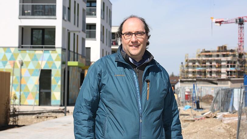 Pascal Fuckerieder, BA-Chef in Allach-Untermenzing (SPD), findet die Bebauung "lebendig und wunderbar urban, ich freue mich sehr drauf".