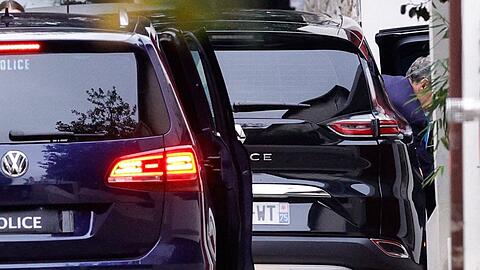 Nicolas Sarkozy war am 10. November kurz dabei zu sehen, wie er aus einem Wagen vor seinem Zuhause aussteigt.