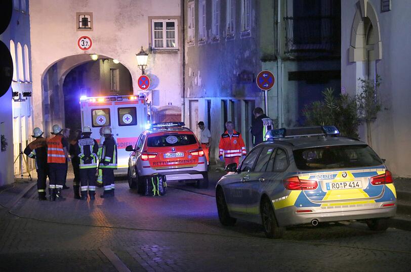 Polizei und Rettungskräfte im Einsatz.