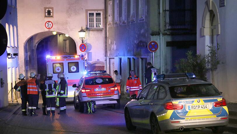 Polizei und Rettungskräfte im Einsatz.