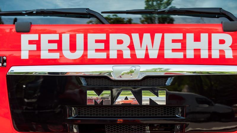 Ein Blick auf ein Einsatzfahrzeug der Feuerwehr. Foto: Hauke-Christian Dittrich/dpa/Symbolbild/Archiv