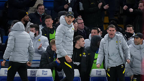 Beim FC Chelsea gemeinsam an der Linie: Thomas Tuchel (links) und sein Co-Trainer Anthony Barry. (Archivbild)