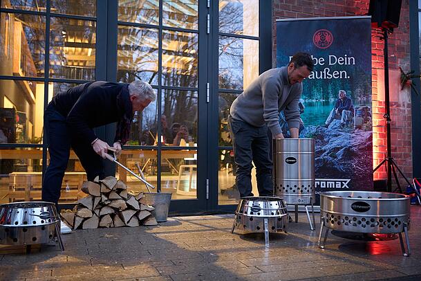 Im direkten Wettstreit müssen Bastian Schweinsteiger und Felix Neureuther zeigen, was sie drauf haben. Im direkten Wettstreit müssen Bastian Schweinsteiger und Felix Neureuther zeigen, was sie drauf haben.
