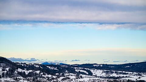 Am Sonntag soll sich in Bayern die Sonne zeigen. (Symbolbild)