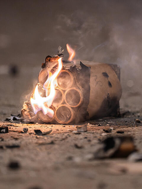 Zwei M&auml;nner haben im Forst bei Waldtrudering Pyrotechnik gez&uuml;ndet. Anwohner riefen die Polizei. Die beuiden deutschen wurden festgenommen. (Symbolbild)