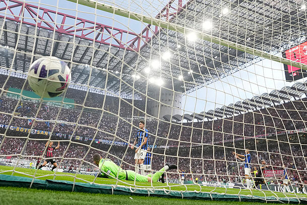 Im altehrwürdigen Guiseppe-Meazza-Stadion ging die Generalprobe für Inter am Wochenende 2:3 gegen den AC Mailand verloren. Im altehrwürdigen Guiseppe-Meazza-Stadion ging die Generalprobe für Inter am Wochenende 2:3 gegen den AC Mailand verloren.