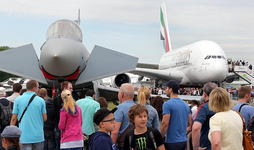Bei der Internationalen Luft - und Raumfahrtausstellung in Berlin werden rund 230.000 Besucher erwartet.