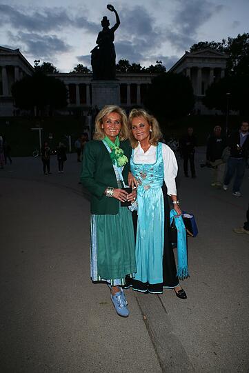 Hella Brice-Dück mit Schwester Gabi