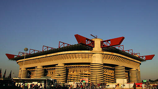 Endstation Sehnsucht: Das Mailänder Stadion San Siro. Hier wird am 28. Mai das Endspiel in der Champions League ausgetragen. Endstation Sehnsucht: Das Mailänder Stadion San Siro. Hier wird am 28. Mai das Endspiel in der Champions League ausgetragen.