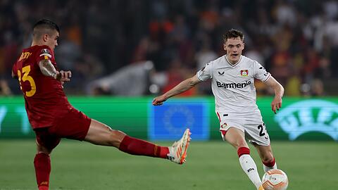 Leverkusen hatte zu Beginn einige Chancen: Florian Wirtz (r) zieht ab.