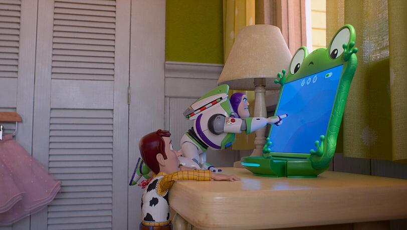Woody, Buzz Lightyear und das alles an sich saugende Lilypad. Woody, Buzz Lightyear und das alles an sich saugende Lilypad.