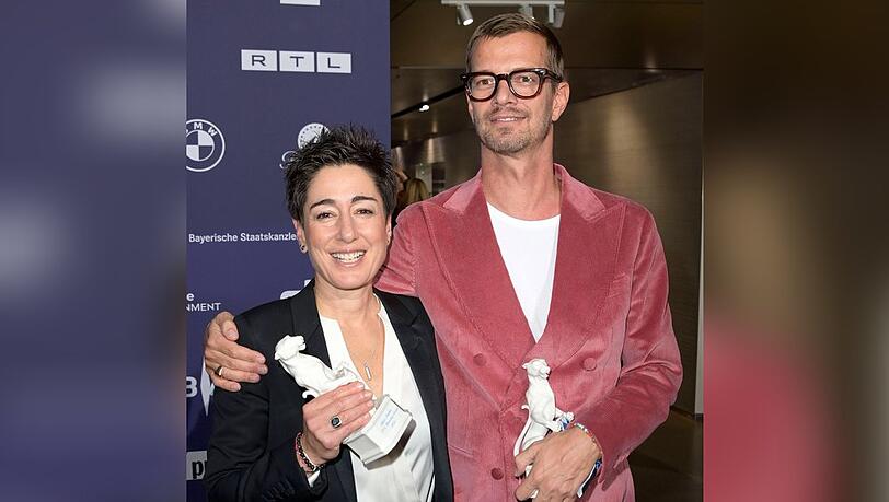 Dunja Hayali und Joko Winterscheidt freuten sich über ihre Panther-Auszeichnungen.