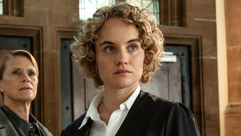 Luise von Finckh als Lisa Liebling in der ARD-Reihe "Kanzlei Liebling Kreuzberg".