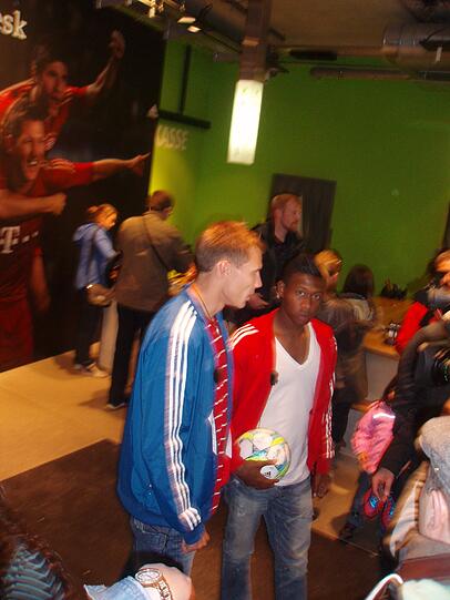 David Alaba und Holger Badstuber machen bei einem Videodreh München unsicher.