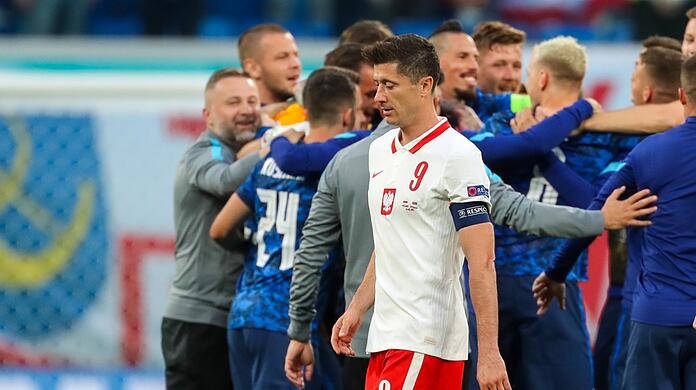 Frust in weiß-rot: Für den amtierenden Weltfußballer Robert Lewandowski könnte diese EM schon bald wieder vorbei sein.