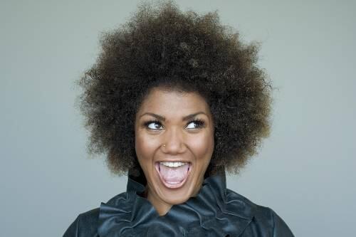 Yeah! Measha Brueggergosman aus Toronto ist gerade dabei, die steife Opernwelt ein bisschen aufzumischen.