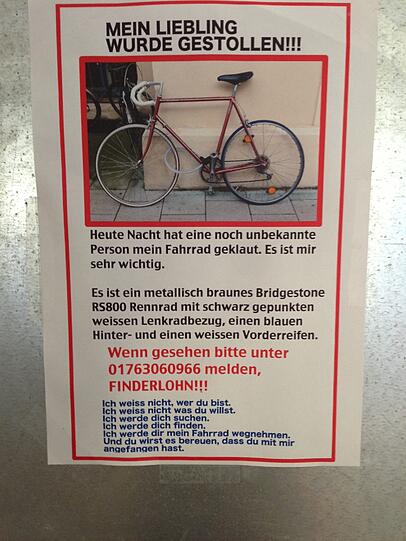 Diese Plakat hängt in der Nähe des Gärtnerplatzes.